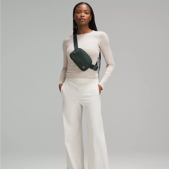 Lululemon Everywhere Belt Bag 1L- Legacy Green - Picture 2 of 6